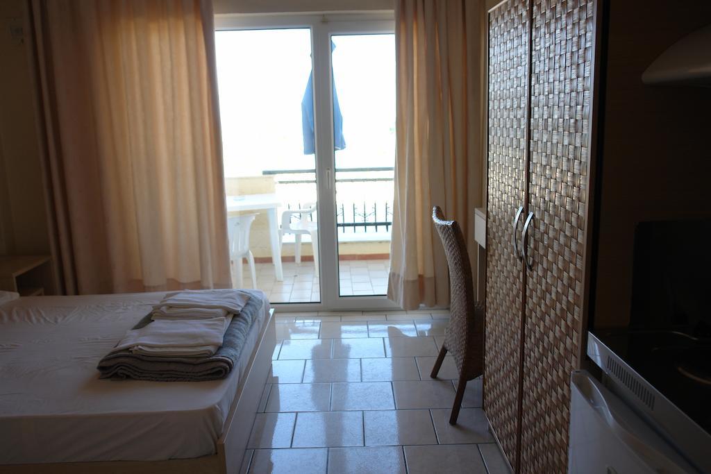 Olympiakí Aktí Pantheon Beach Hotel מראה חיצוני תמונה